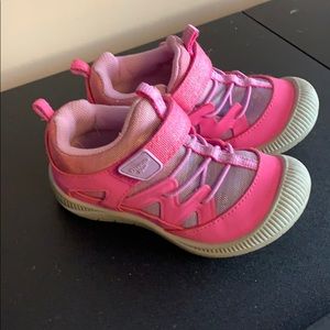 Girls shoes
